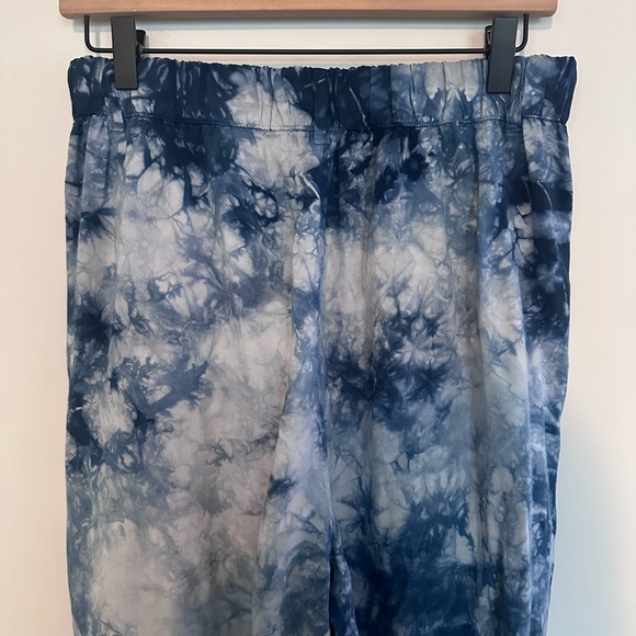 Anthropologie Cloth & Stone Venice Navy and White Tie-Dye Wide Leg Pants - Picture 5 of 6